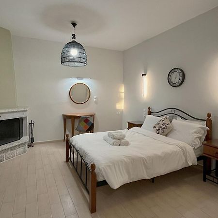 Achelatis Traditional Guest Houses 에리아폴리스 외부 사진