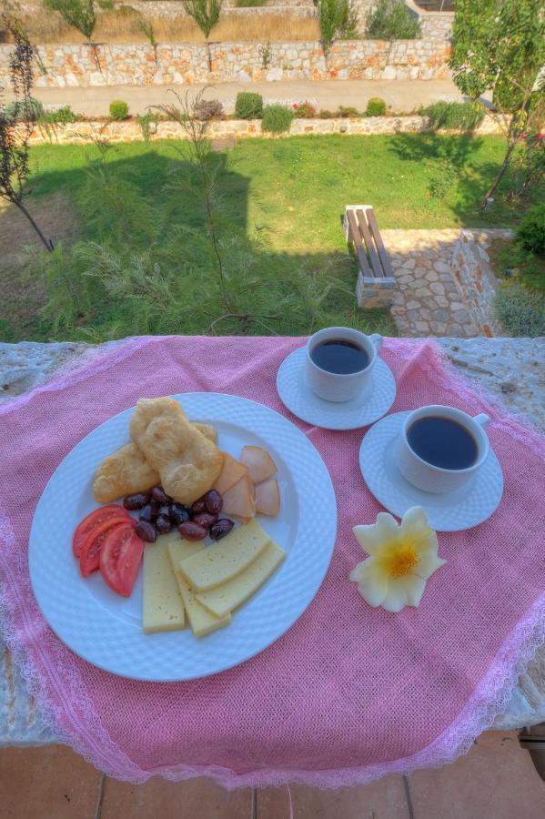 Achelatis Traditional Guest Houses 에리아폴리스 외부 사진