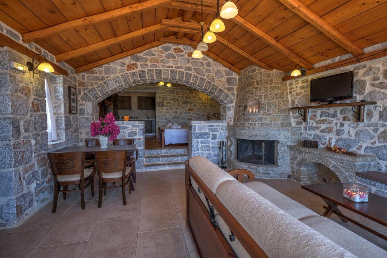 Achelatis Traditional Guest Houses 에리아폴리스 외부 사진